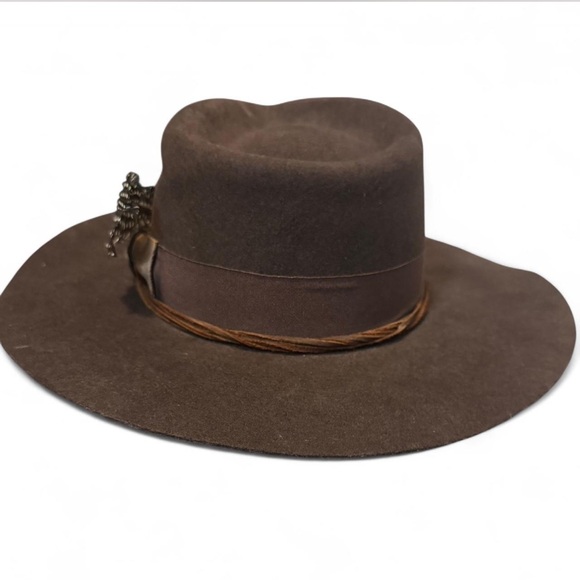 Elegant Brown Fedora Hat with Feather Accent - Picture 3 of 8